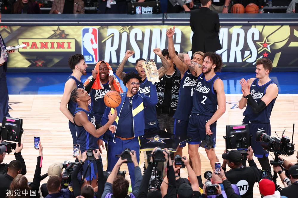 [NBA]7人得分上双 老鹰战胜雄鹿.