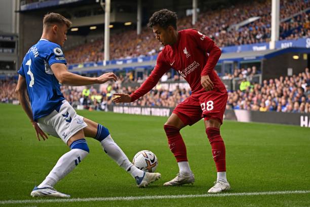 持竞争力的 持竞争力的